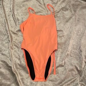 Jackson Tieback Jolyn one piece